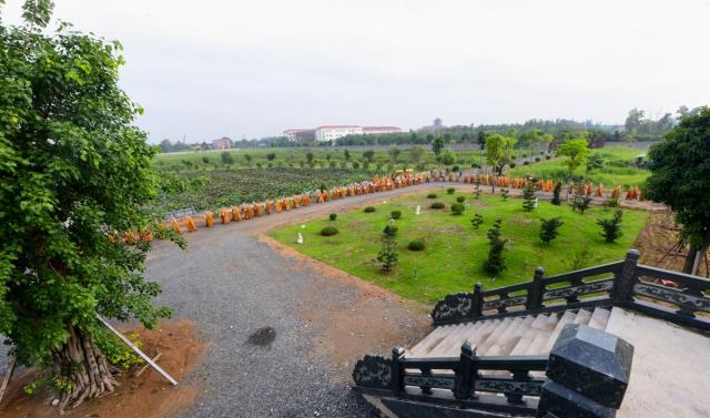 Đức Trưởng lão quyền Pháp chủ Thích Trí Quảng khai pháp trong khóa An cư của Học viện PGVN tại TP. HCM