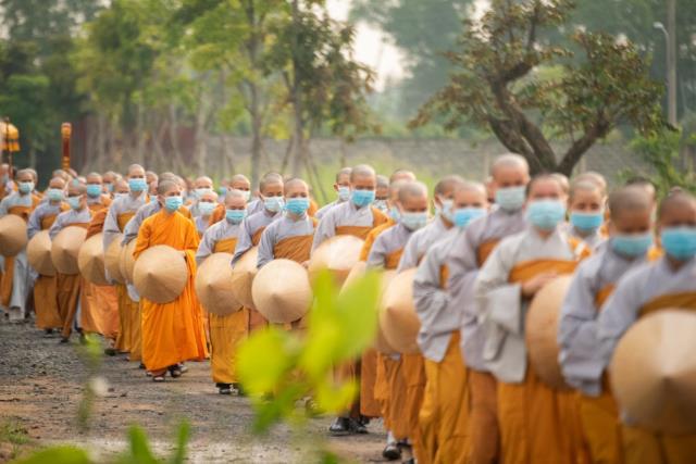 Đức Trưởng lão quyền Pháp chủ Thích Trí Quảng khai pháp trong khóa An cư của Học viện PGVN tại TP. HCM