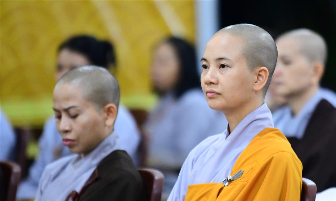 Chùa Quan Âm Đông Hải: TT. Thích Nhật Từ vấn đáp Phật pháp buổi thứ 1