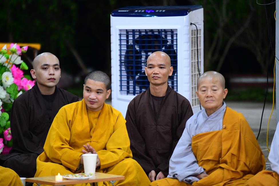 Đêm thiền trà: Ngồi cùng nhau lắng nghe những tâm tình