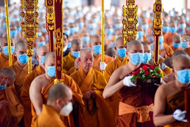 Đức Trưởng lão quyền Pháp chủ Thích Trí Quảng khai pháp trong khóa An cư của Học viện PGVN tại TP. HCM