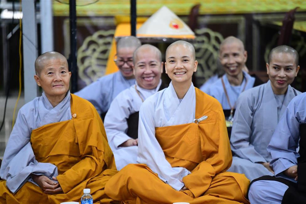 Đêm thiền trà: Ngồi cùng nhau lắng nghe những tâm tình