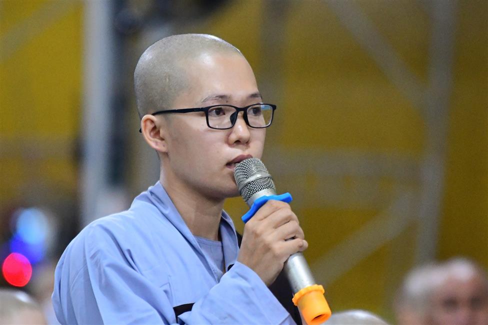 Chùa Quan Âm Đông Hải: TT. Thích Nhật Từ vấn đáp Phật pháp buổi thứ 1