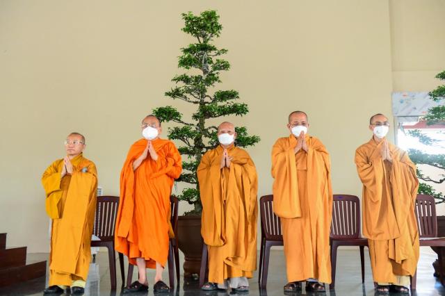 Đức Trưởng lão quyền Pháp chủ Thích Trí Quảng khai pháp trong khóa An cư của Học viện PGVN tại TP. HCM