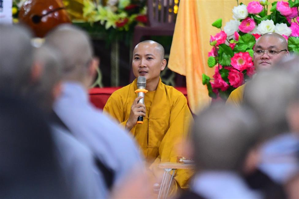 Đêm thiền trà: Ngồi cùng nhau lắng nghe những tâm tình