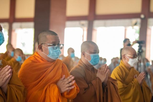 Đức Trưởng lão quyền Pháp chủ Thích Trí Quảng khai pháp trong khóa An cư của Học viện PGVN tại TP. HCM