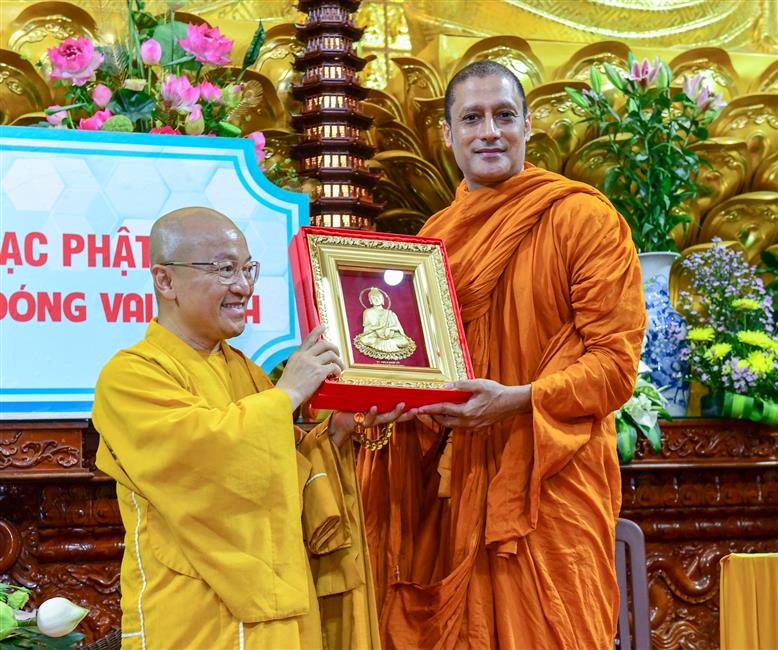 Giao lưu và ra mắt MV ca nhạc Phật giáo do diễn viên Gagan Malik thủ vai chính
