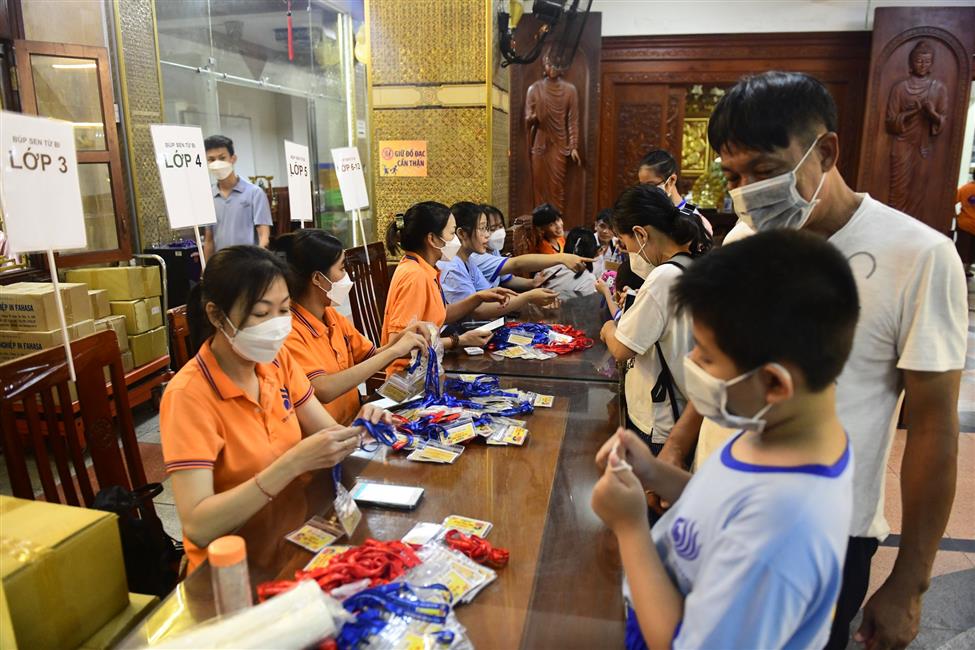 Chùm ảnh: Gần 400 thiếu nhi tham dự khóa tu tại chùa Giác Ngộ