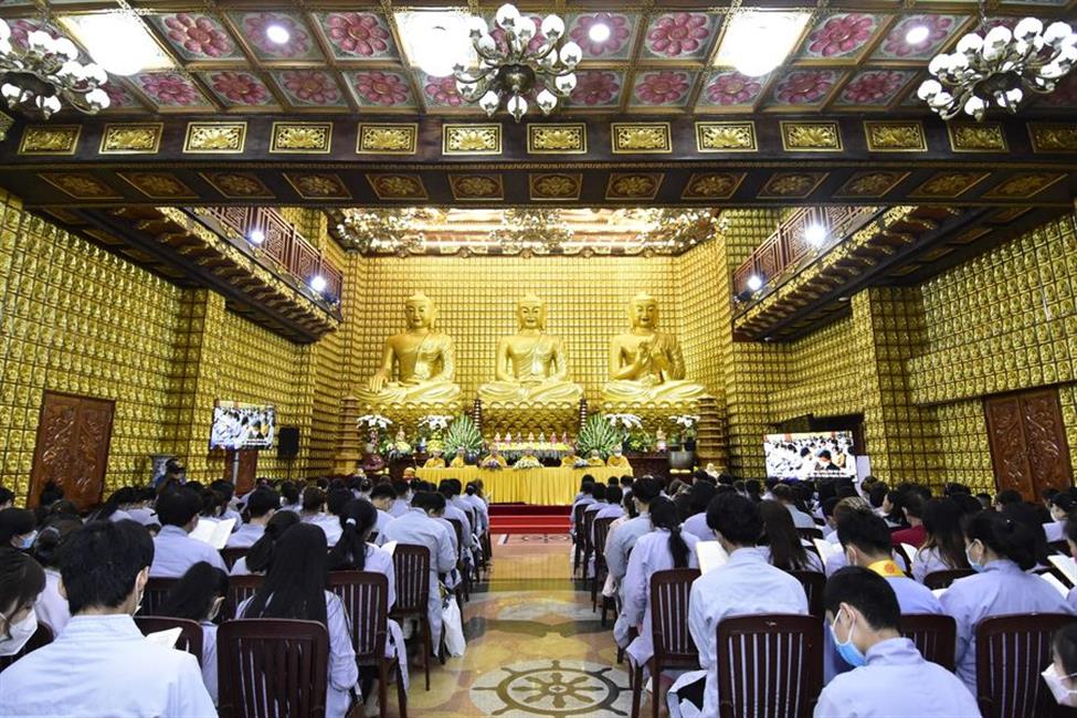 Chùa Giác Ngộ: Gần 650 người tham dự lễ làm con Phật (đợt tháng 4/2022)