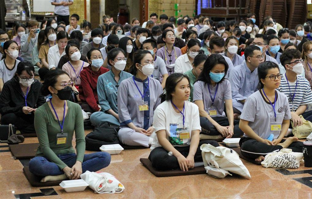 Ét ô ét: Hàng trăm Gen Z &quot;bật chế độ&quot; về chùa Giác Ngộ sinh hoạt