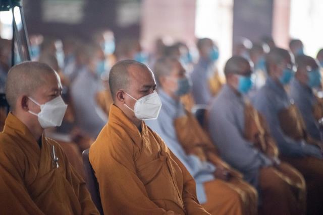 Đức Trưởng lão quyền Pháp chủ Thích Trí Quảng khai pháp trong khóa An cư của Học viện PGVN tại TP. HCM