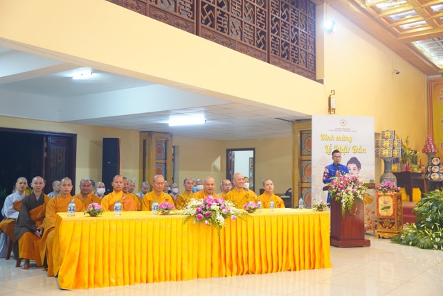 Phật tử Chùa Long Hưng về bên Phật mừng Phật đản sinh
