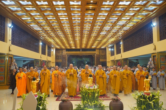 Phật tử Chùa Long Hưng về bên Phật mừng Phật đản sinh