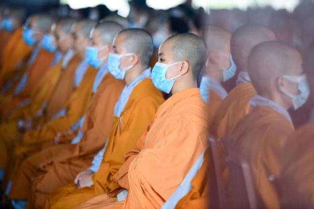 Đức Trưởng lão quyền Pháp chủ Thích Trí Quảng khai pháp trong khóa An cư của Học viện PGVN tại TP. HCM