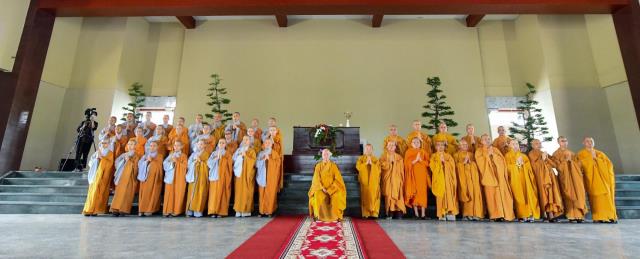 Đức Trưởng lão quyền Pháp chủ Thích Trí Quảng khai pháp trong khóa An cư của Học viện PGVN tại TP. HCM