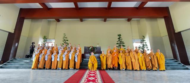 Đức Trưởng lão quyền Pháp chủ Thích Trí Quảng khai pháp trong khóa An cư của Học viện PGVN tại TP. HCM