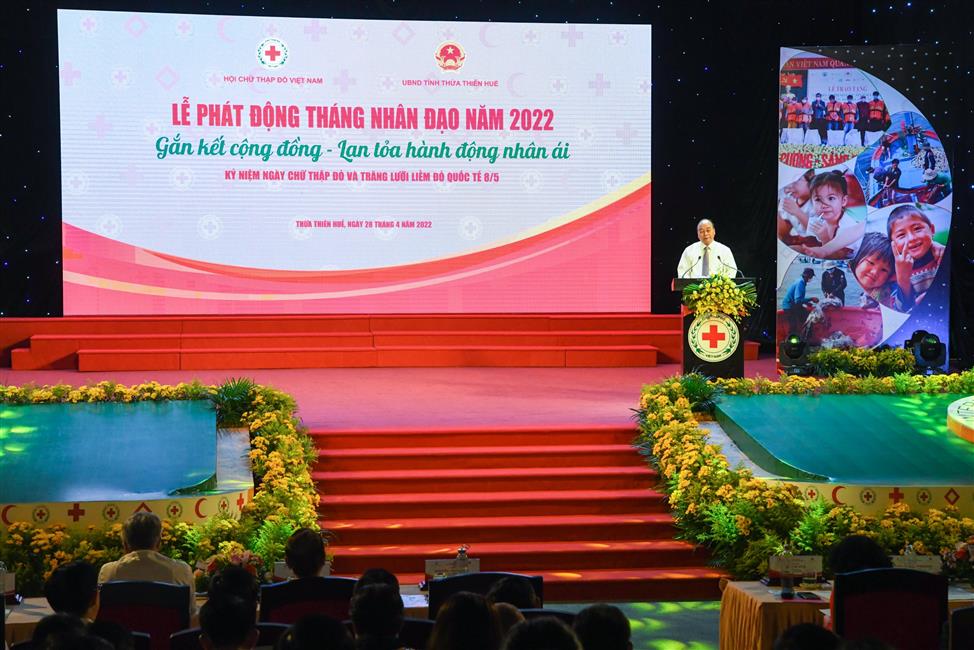 TT. Thích Nhật Từ cùng Ban Lãnh đạo Quỹ Đạo Phật Ngày Nay tham dự Lễ phát động Tháng Nhân đạo năm 2022