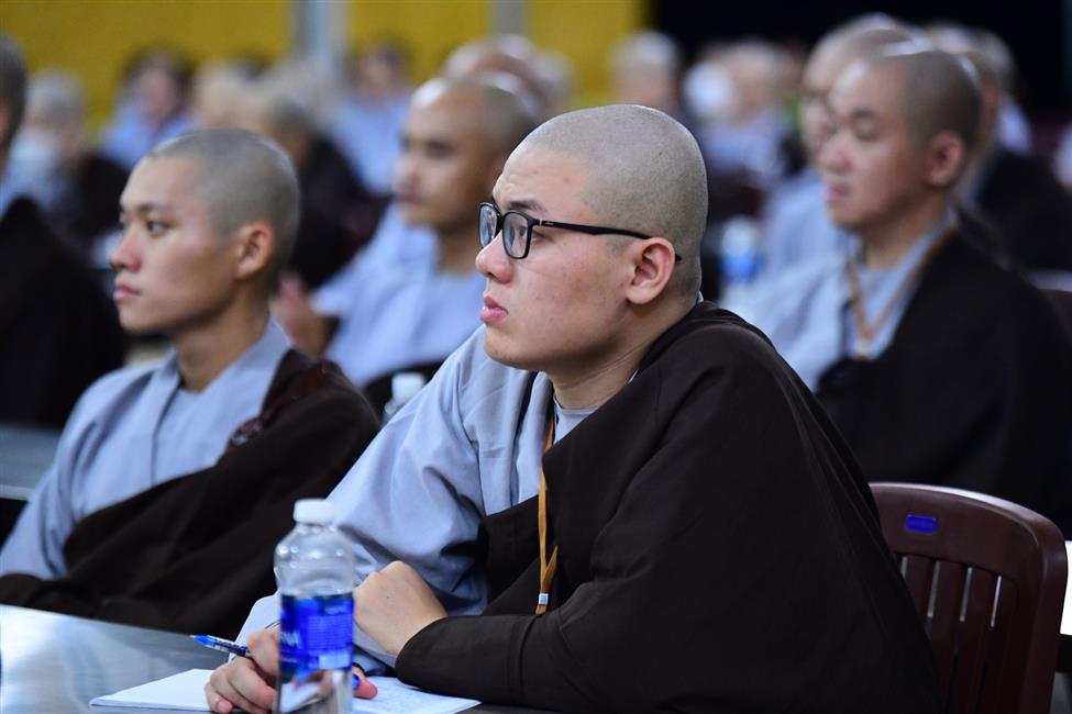 Chùa Quan Âm Đông Hải: TT. Thích Nhật Từ vấn đáp Phật pháp buổi thứ 1