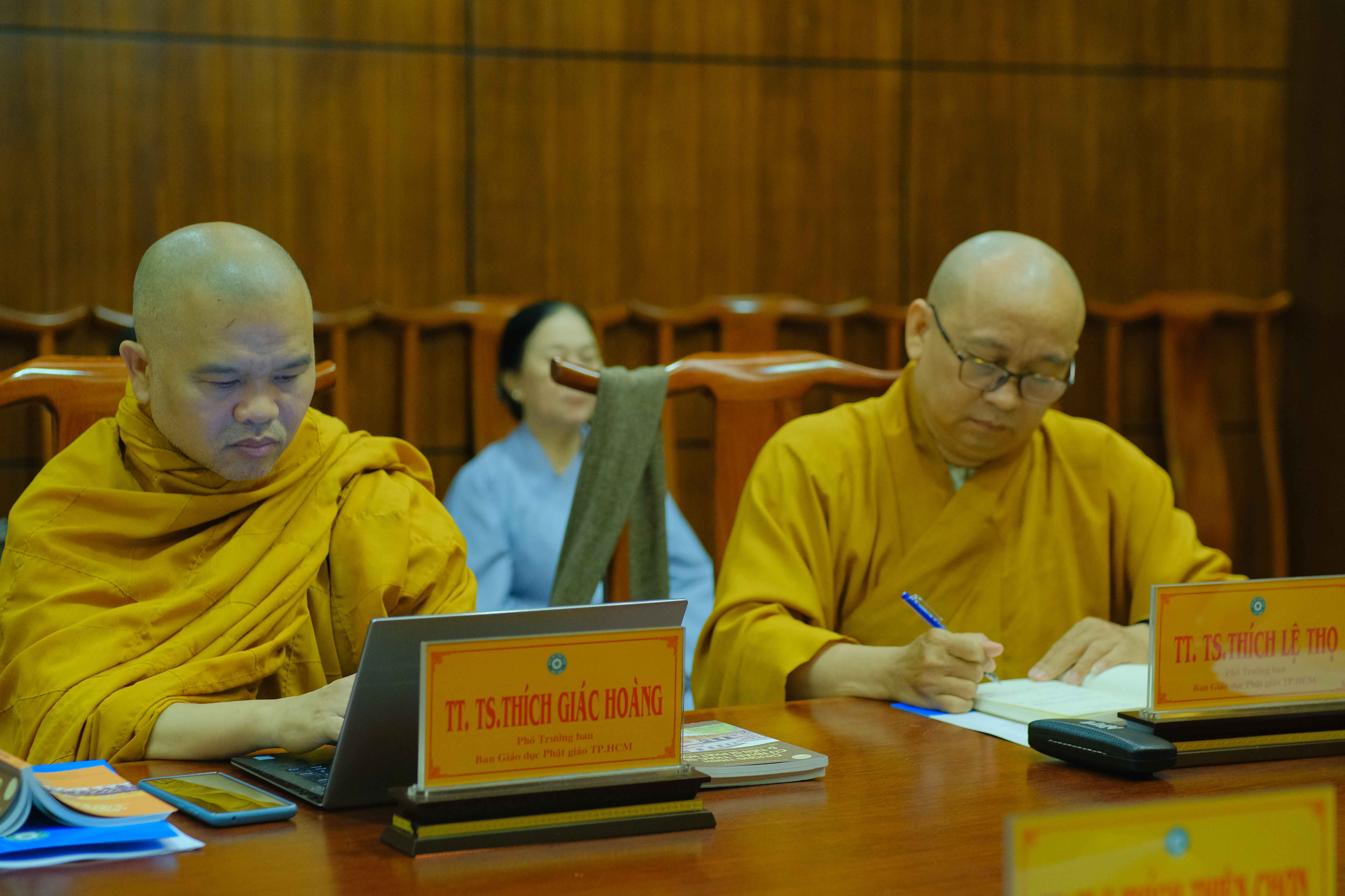 Ban Giáo dục Phật giáo TP.HCM họp Thường trực và ra mắt thành viên Ban Bảo trợ (đợt 2) tại Việt Nam Quốc Tự