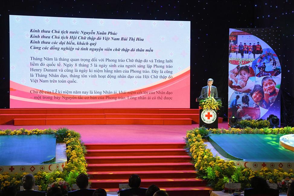 TT. Thích Nhật Từ cùng Ban Lãnh đạo Quỹ Đạo Phật Ngày Nay tham dự Lễ phát động Tháng Nhân đạo năm 2022