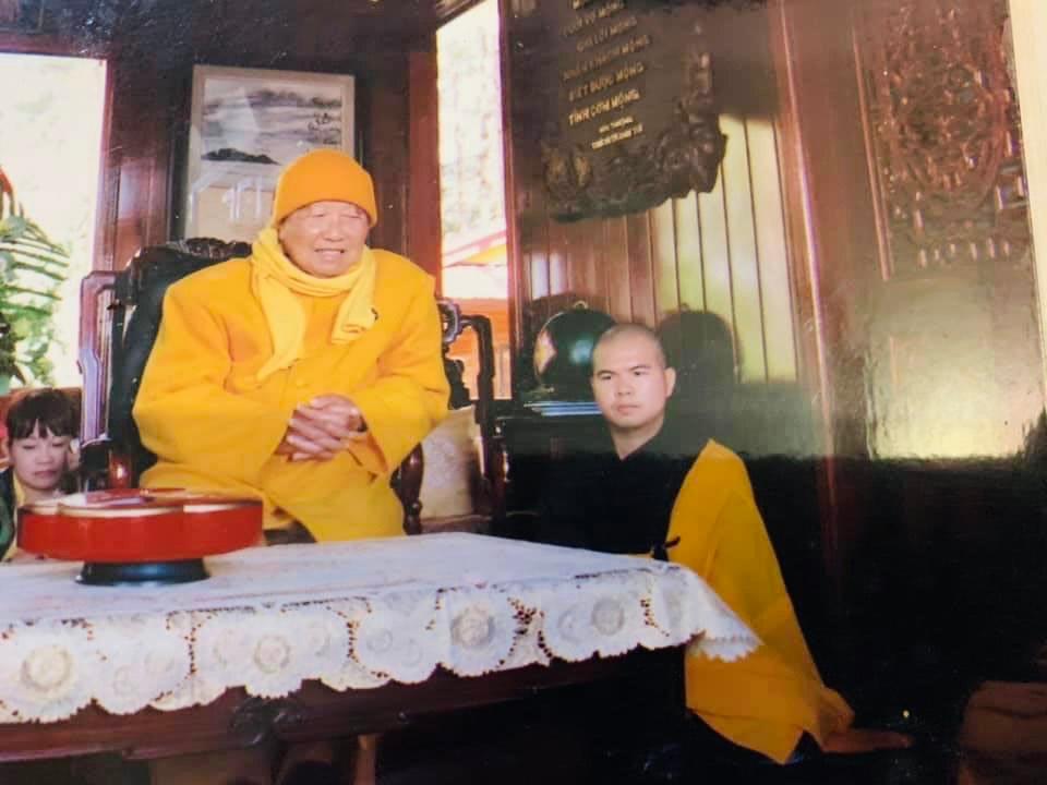 Trước Đèn Lần Giở Cảo thơm