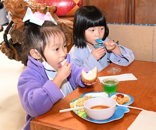 Khóa Tu Thiếu Nhi Mùa Đông 2022 Tại Chùa Đức Viên, San Jose, Hoa Kỳ