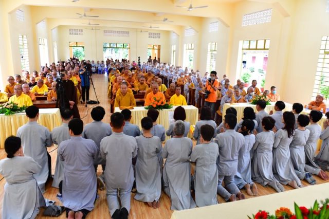Cúng Dường Trường Hạ Các Tỉnh Miền Đông Nam Bộ (C286)