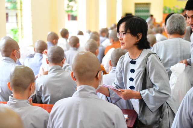 Cúng Dường Trường Hạ Các Tỉnh Miền Đông Nam Bộ (C286)