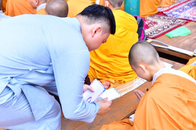 Chương Trình Cúng Dường Trai Tăng Và Từ Thiện Tại Ấn Độ (C297)