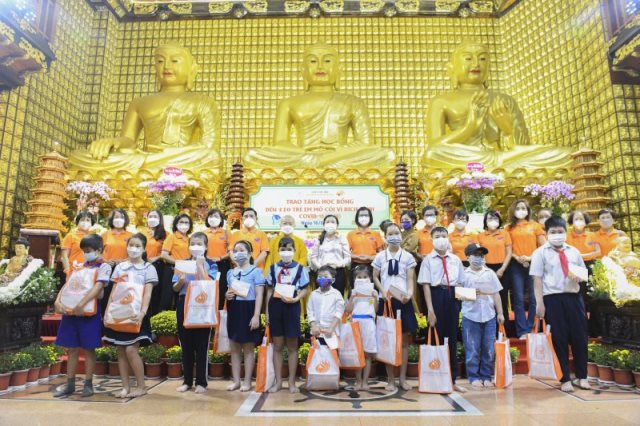 Trao Tặng Học Bổng Đến Trẻ Em Mồ Côi Vì Dịch Bệnh Covid-19 (C278)
