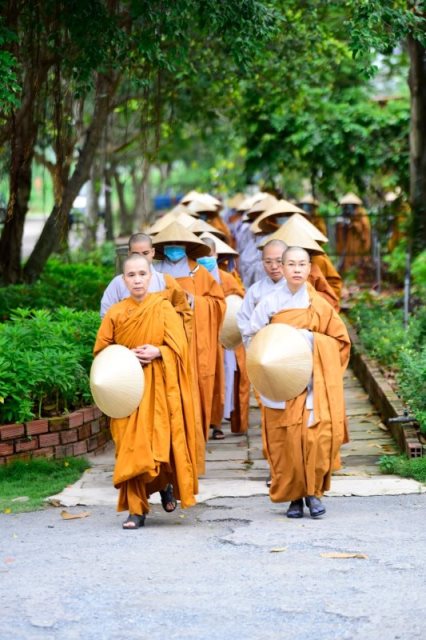 Cúng Dường Trường Hạ Các Tỉnh Miền Đông Nam Bộ (C286)