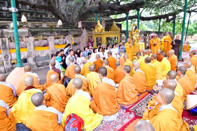 Chương Trình Cúng Dường Trai Tăng Và Từ Thiện Tại Ấn Độ (C297)