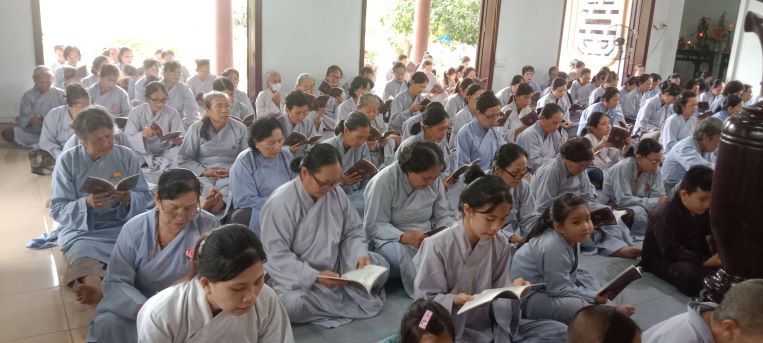 Khoá tu Một ngày an lạc tại chùa Địch Quang