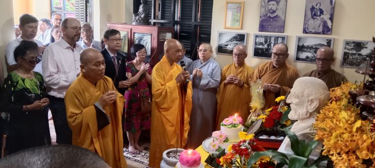 Chùa Linh Sơn Pháp Ấn tưởng niệm 160 năm ngày sinh của bác sĩ Alexandre Yersin