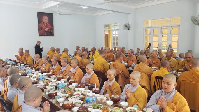 Khánh Hoà: Ban Trị sự Phật giáo tỉnh thăm trường hạ tại thị xã Ninh Hoà