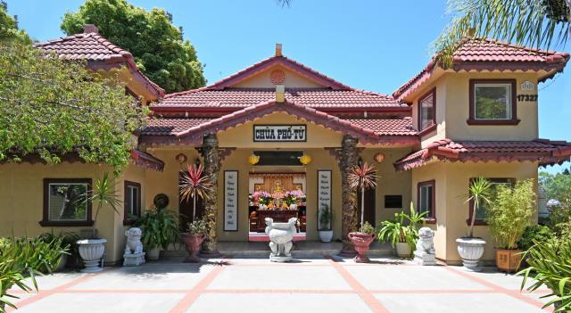 Trang Nghiêm Lễ An Cư Tập Trung Chư Tôn Đức Tăng, Ni Miền Bắc California Tại Chùa Phổ Từ, Hayward, Hoa Kỳ