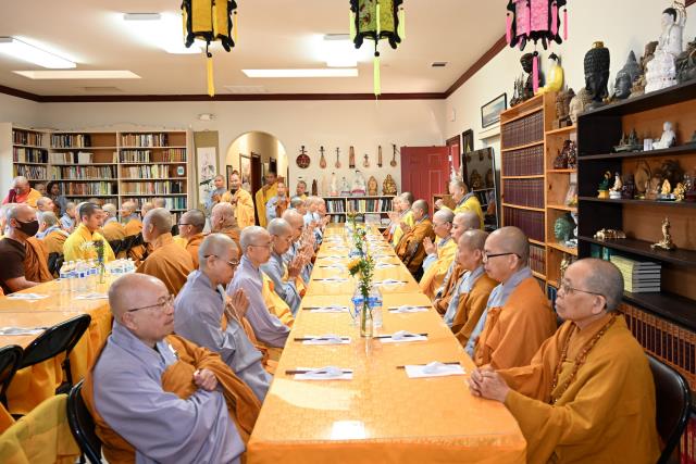 Trang Nghiêm Lễ An Cư Tập Trung Chư Tôn Đức Tăng, Ni Miền Bắc California Tại Chùa Phổ Từ, Hayward, Hoa Kỳ