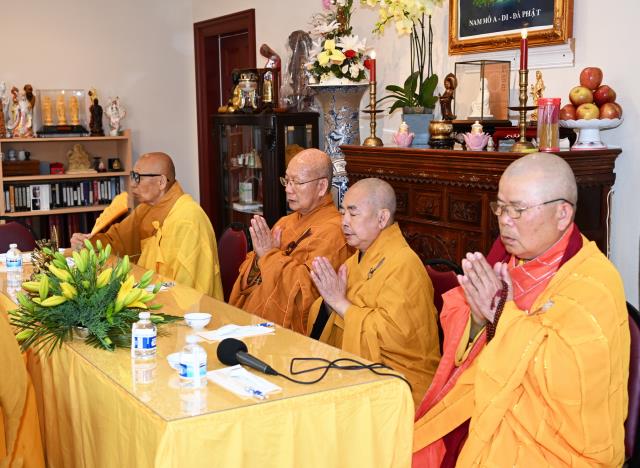 Trang Nghiêm Lễ An Cư Tập Trung Chư Tôn Đức Tăng, Ni Miền Bắc California Tại Chùa Phổ Từ, Hayward, Hoa Kỳ