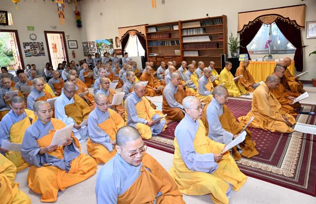 Trang Nghiêm Lễ An Cư Tập Trung Chư Tôn Đức Tăng, Ni Miền Bắc California Tại Chùa Phổ Từ, Hayward, Hoa Kỳ