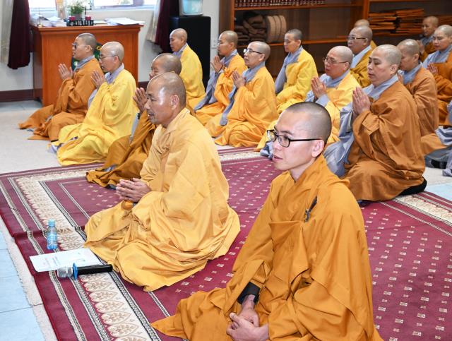 Trang Nghiêm Lễ An Cư Tập Trung Chư Tôn Đức Tăng, Ni Miền Bắc California Tại Chùa Phổ Từ, Hayward, Hoa Kỳ