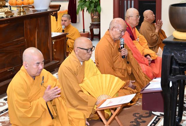 Trang Nghiêm Lễ An Cư Tập Trung Chư Tôn Đức Tăng, Ni Miền Bắc California Tại Chùa Phổ Từ, Hayward, Hoa Kỳ
