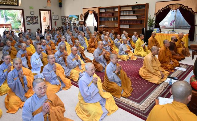 Trang Nghiêm Lễ An Cư Tập Trung Chư Tôn Đức Tăng, Ni Miền Bắc California Tại Chùa Phổ Từ, Hayward, Hoa Kỳ
