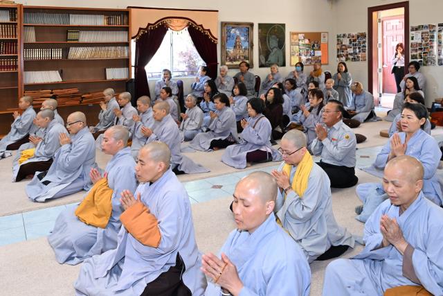 Trang Nghiêm Lễ An Cư Tập Trung Chư Tôn Đức Tăng, Ni Miền Bắc California Tại Chùa Phổ Từ, Hayward, Hoa Kỳ