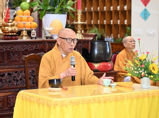 Trang Nghiêm Lễ An Cư Tập Trung Chư Tôn Đức Tăng, Ni Miền Bắc California Tại Chùa Phổ Từ, Hayward, Hoa Kỳ