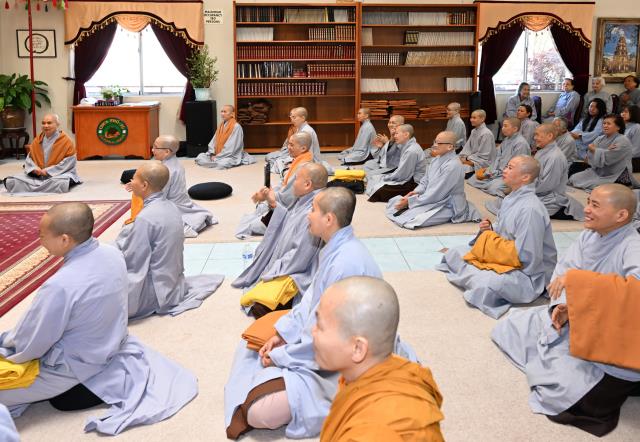 Trang Nghiêm Lễ An Cư Tập Trung Chư Tôn Đức Tăng, Ni Miền Bắc California Tại Chùa Phổ Từ, Hayward, Hoa Kỳ