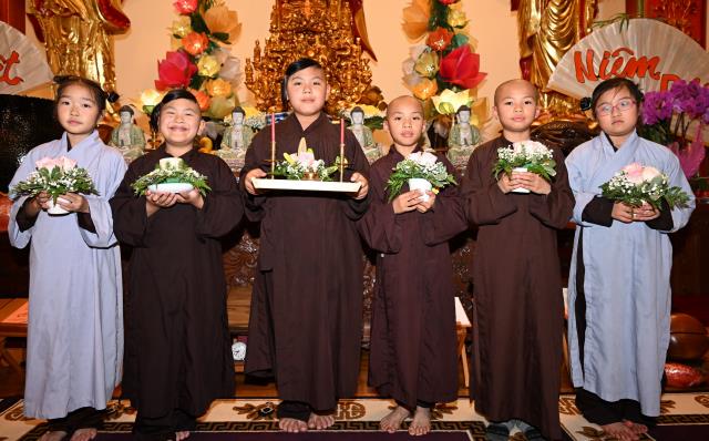 Thượng tọa Thích Pháp Hòa, Canada giảng pháp tại chùa Đức Viên, San Jose, Hoa Kỳ