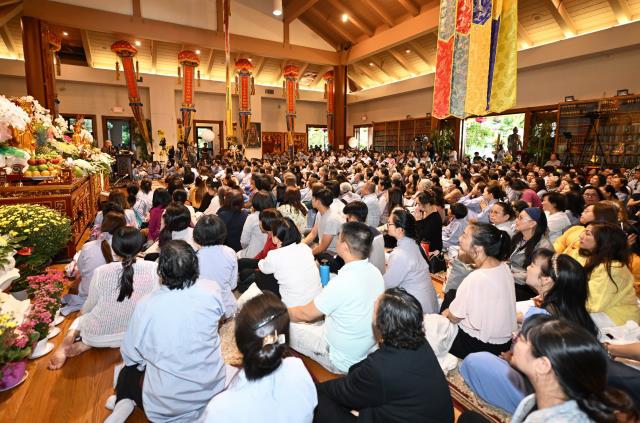 Thượng tọa Thích Pháp Hòa, Canada giảng pháp tại chùa Đức Viên, San Jose, Hoa Kỳ
