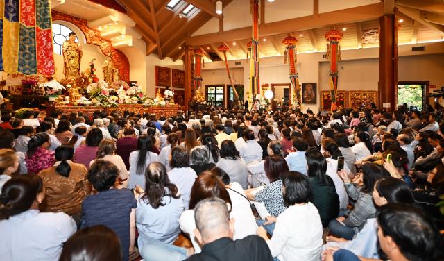 Thượng tọa Thích Pháp Hòa, Canada giảng pháp tại chùa Đức Viên, San Jose, Hoa Kỳ