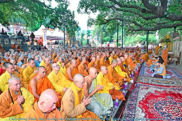 Hành hương chiêm bái Phật tích Ấn Độ và Nepal 2023 - Cúng dường Thiên Tăng và công việc từ thiện tại Bodh Gaya, Ấn Độ