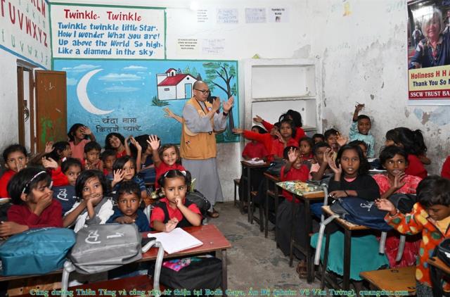Hành hương chiêm bái Phật tích Ấn Độ và Nepal 2023 - Cúng dường Thiên Tăng và công việc từ thiện tại Bodh Gaya, Ấn Độ